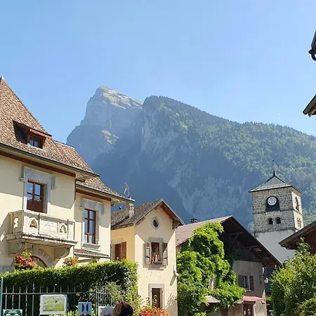 Chalet Les Couadzous Centre, Sauna, Jacuzzi, 6 Chambres, 7 Salles De Bains, 16 Pers 250 M2 Samoëns