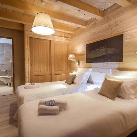 Les Couadzous Centre, Sauna, Jacuzzi, 6 Chambres, 7 Salles De Bains, 16 Pers 250 M2 Samoëns