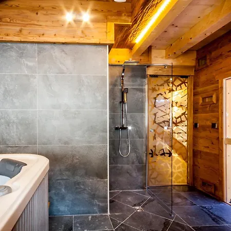 Les Couadzous Centre, Sauna, Jacuzzi, 6 Chambres, 7 Salles De Bains, 16 Pers 250 M2 *