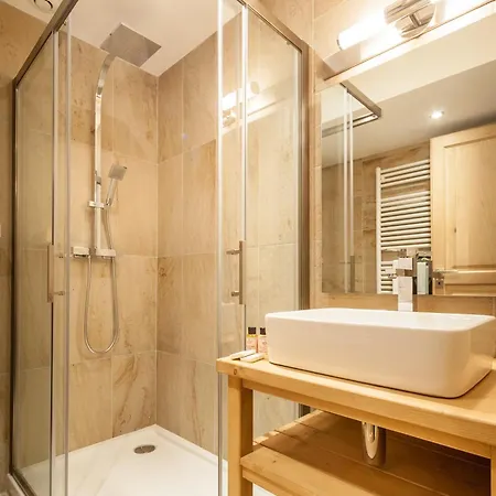 Les Couadzous Centre, Sauna, Jacuzzi, 6 Chambres, 7 Salles De Bains, 16 Pers 250 M2 * Samoens