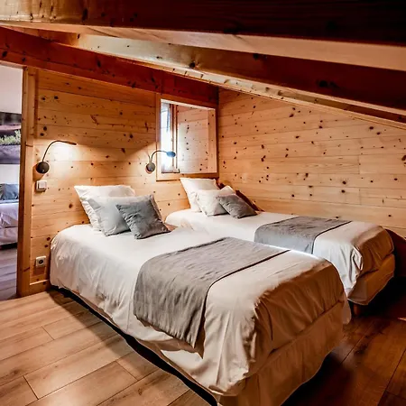 Les Couadzous Centre, Sauna, Jacuzzi, 6 Chambres, 7 Salles De Bains, 16 Pers 250 M2 * Samoëns
