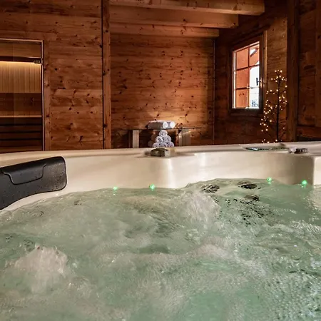 Les Couadzous Centre, Sauna, Jacuzzi, 6 Chambres, 7 Salles De Bains, 16 Pers 250 M2 Samoëns