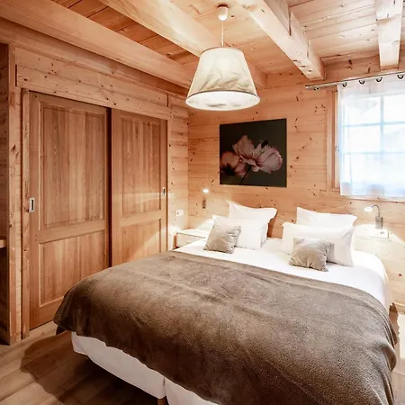 Chalet Les Couadzous Centre, Sauna, Jacuzzi, 6 Chambres, 7 Salles De Bains, 16 Pers 250 M2