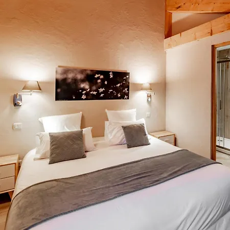 Les Couadzous Centre, Sauna, Jacuzzi, 6 Chambres, 7 Salles De Bains, 16 Pers 250 M2 * Samoëns