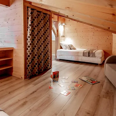 Les Couadzous Centre, Sauna, Jacuzzi, 6 Chambres, 7 Salles De Bains, 16 Pers 250 M2