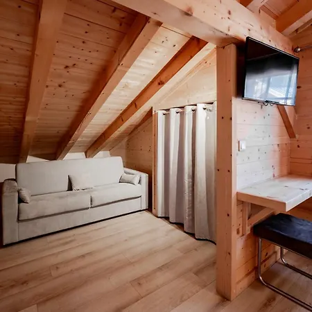 Les Couadzous Centre, Sauna, Jacuzzi, 6 Chambres, 7 Salles De Bains, 16 Pers 250 M2 Chalet