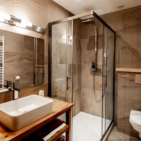 Chalet Les Couadzous Centre, Sauna, Jacuzzi, 6 Chambres, 7 Salles De Bains, 16 Pers 250 M2 *
